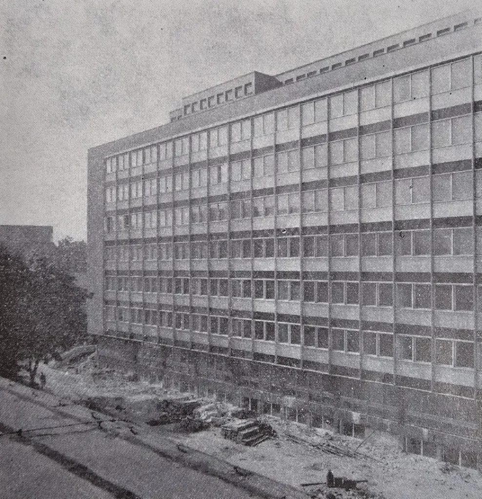 Gmach Wydzialu Chemicznego oddany do uzutku w 1972r. Proj. Eryk Moj - Jubileusz 80-lecia Politechniki Krakowskiej