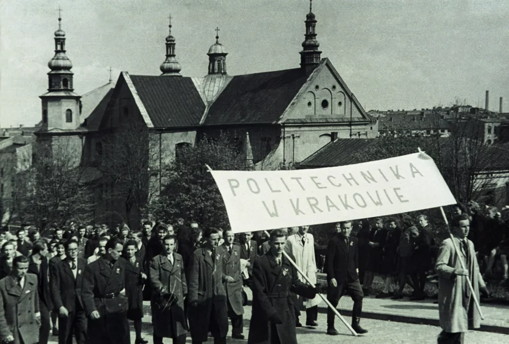 PK 3 maj 1946 ul Bernardynska - Jubileusz 80-lecia Politechniki Krakowskiej